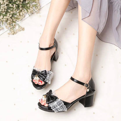 Classic Vintage Sandals with a Flattering Fit