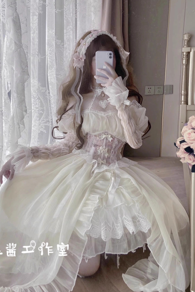 Finely Styled Dress with a Classic Vintage Look