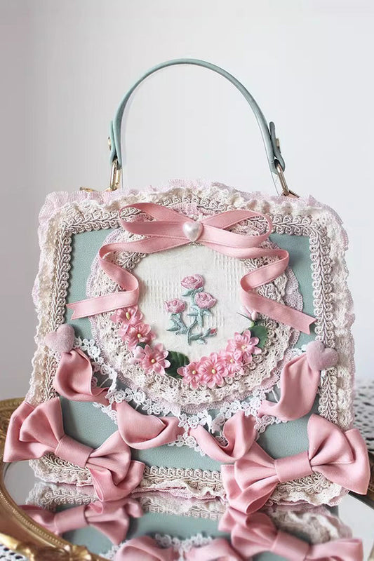 Vintage Style Bag with a Modern Fit