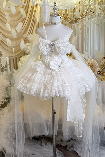 Subtly Elegant Dress with a Refined Vintage Look