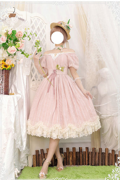 Classic Vintage Dress with a Flattering Fit