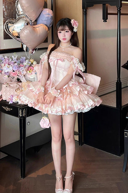 Finely Styled Dress with a Classic Vintage Look