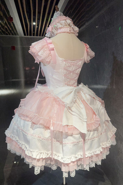 Subtly Elegant Dress with a Refined Vintage Look