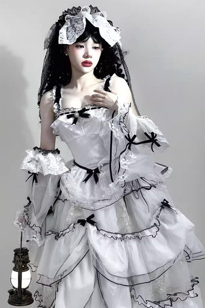Finely Styled Dress with a Classic Vintage Look