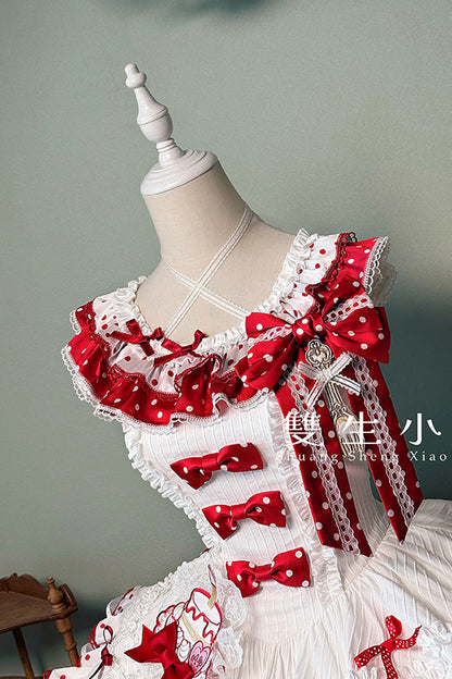 Subtly Elegant Dress with a Refined Vintage Look