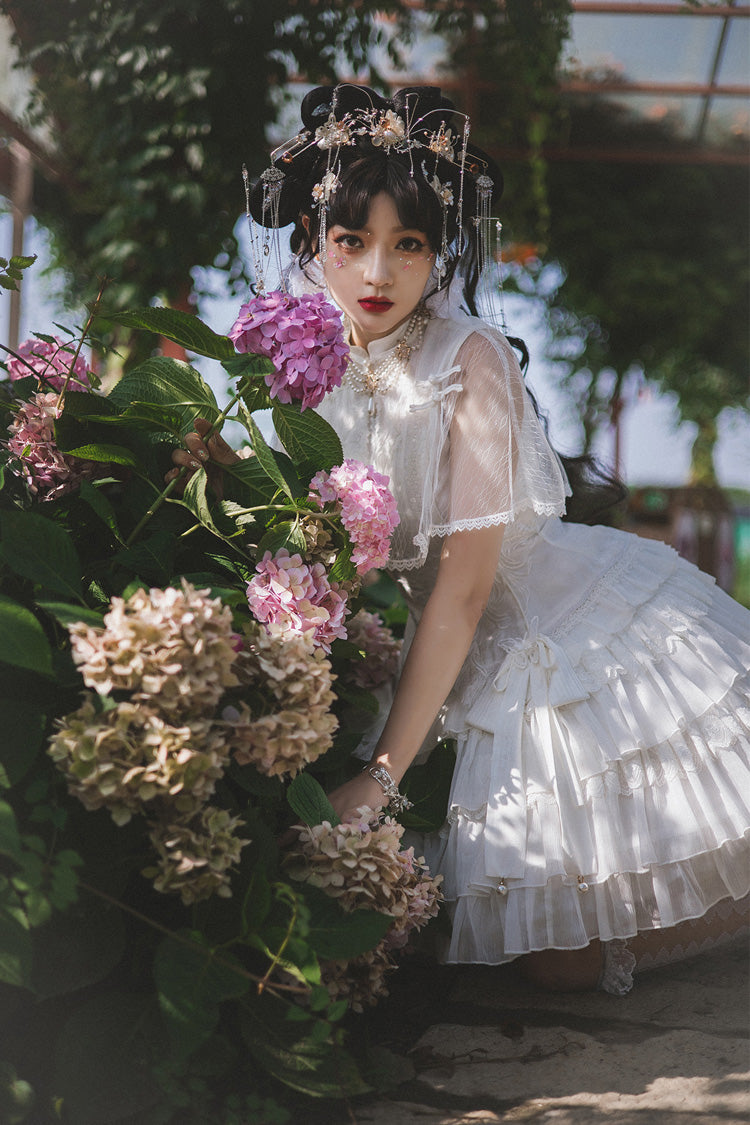 Finely Styled Dress with a Classic Vintage Look