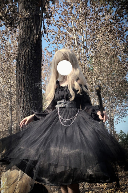 Finely Styled Dress with a Classic Vintage Look