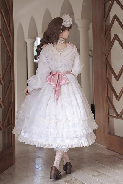 Classic Vintage Dress with a Flattering Fit