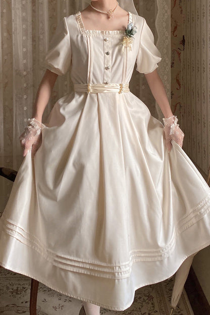 Classic Vintage Dress with a Flattering Fit