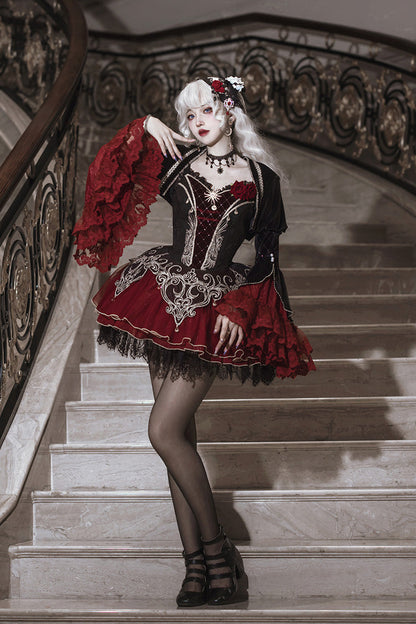 Finely Styled Dress with a Classic Vintage Look
