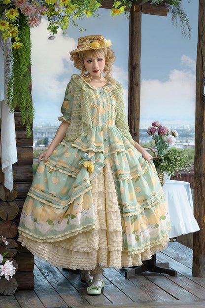 Finely Styled Dress with a Classic Vintage Look