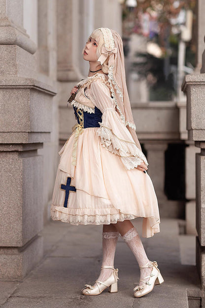 Classic Vintage Dress with a Flattering Fit