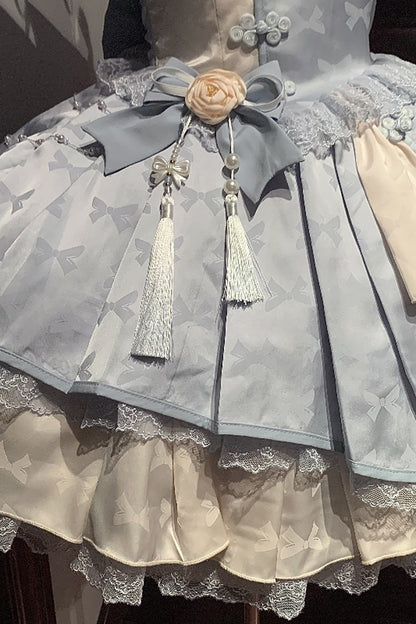 Finely Styled Dress with a Classic Vintage Look