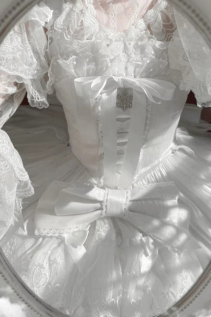 Subtly Elegant Dress with a Refined Vintage Look