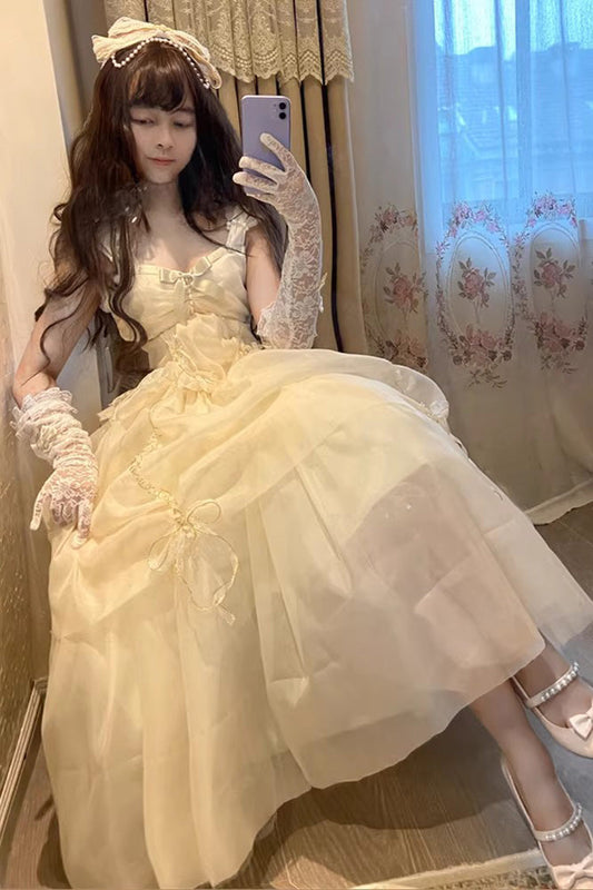 Subtly Elegant Dress with a Refined Vintage Look