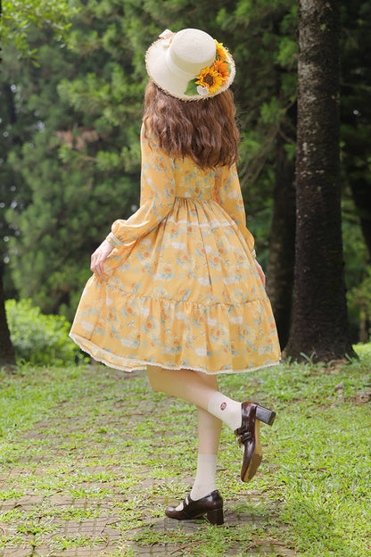 Finely Styled Dress with a Classic Vintage Look