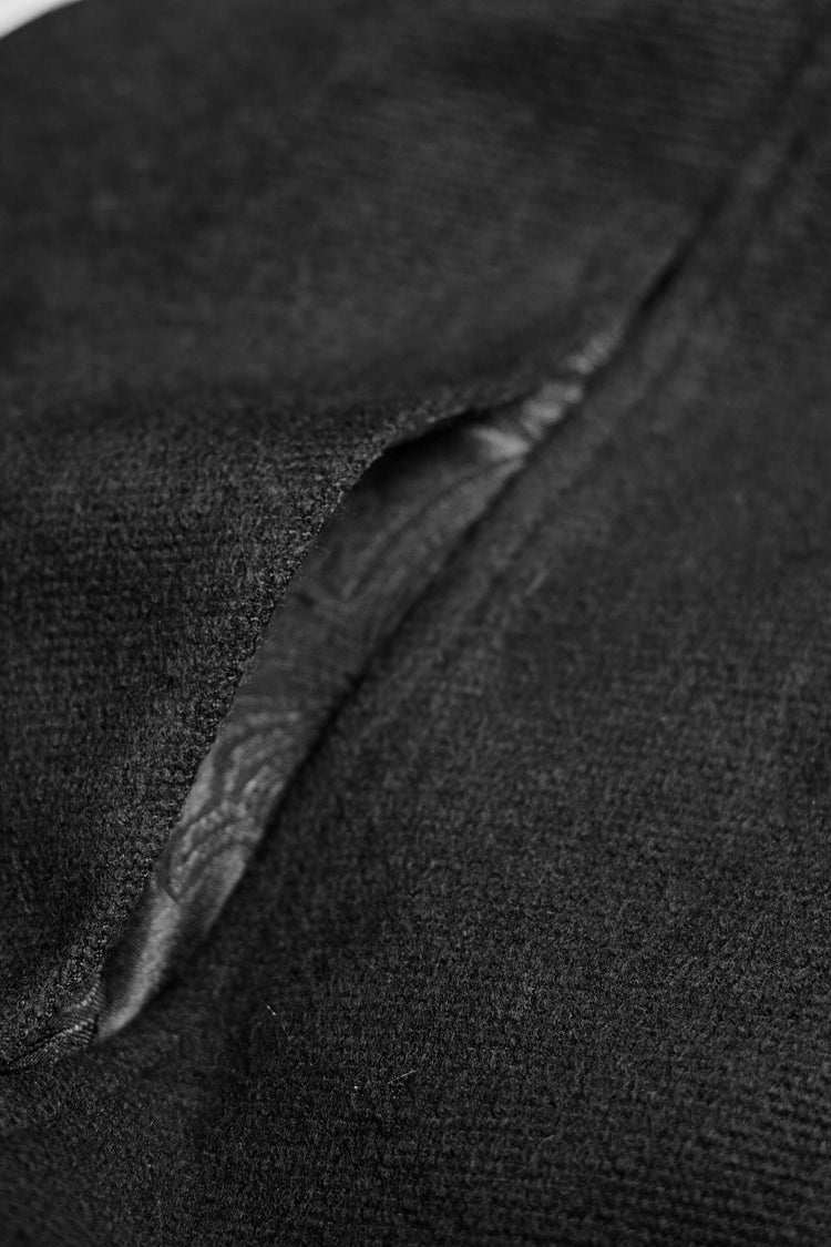 Subtly Elegant Coat with a Refined Vintage Look