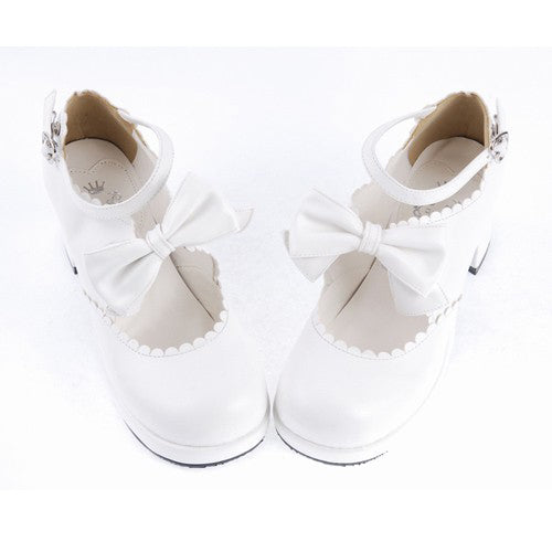 Effortlessly Elegant Shoes with a Timeless Design