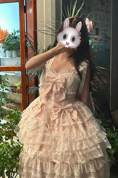Finely Styled Dress with a Classic Vintage Look