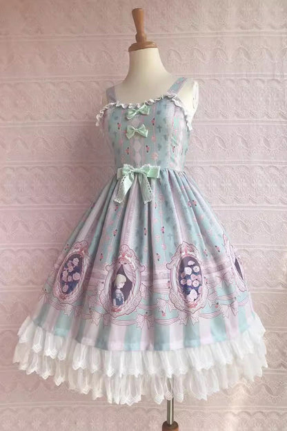 Classic Vintage Dress with a Flattering Fit