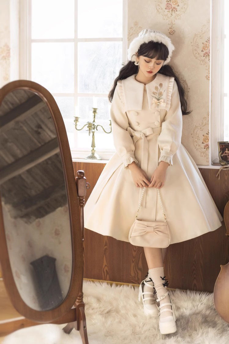 Casually Elegant Coat with a Refined Edge