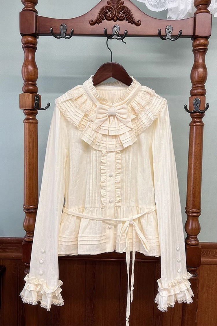 Casually Elegant Blouse with a Refined Edge