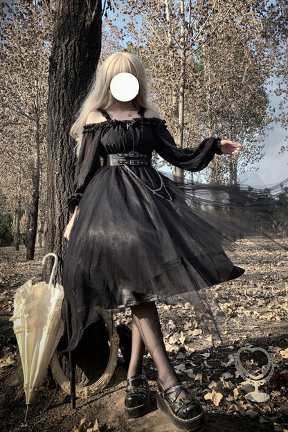 Finely Styled Dress with a Classic Vintage Look