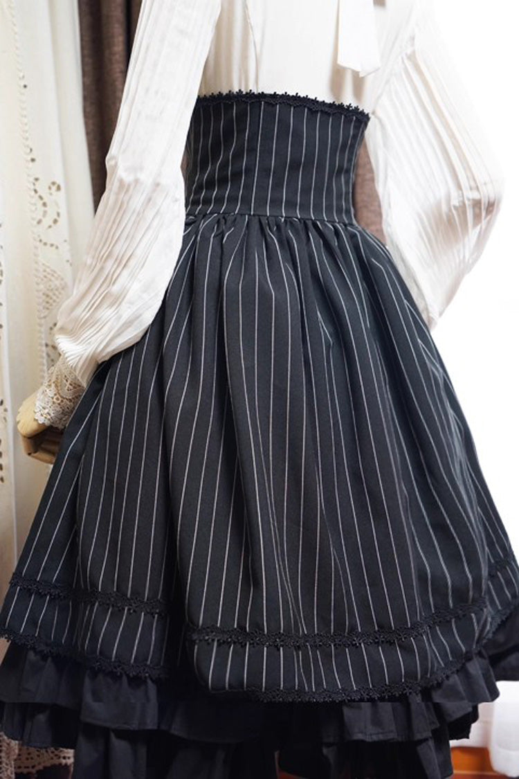 Casually Elegant Garment with a Refined Edge