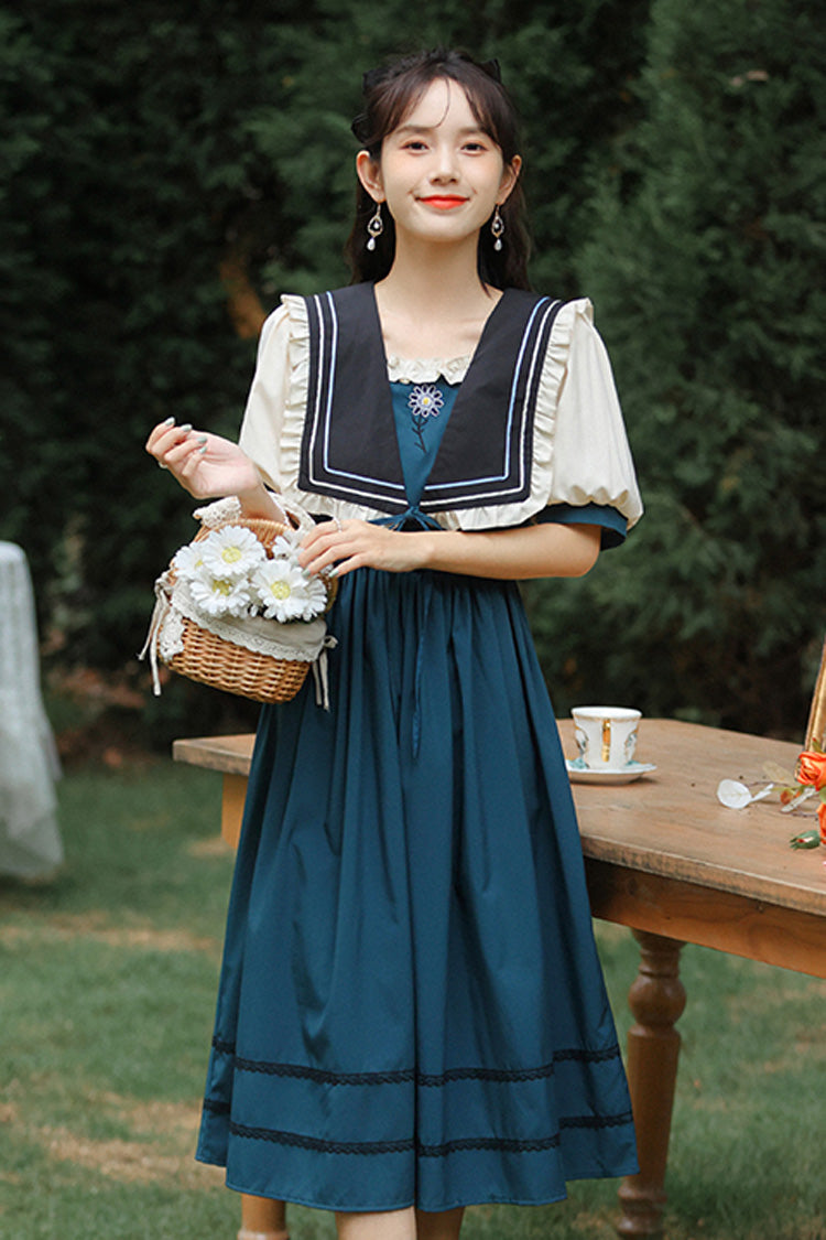 Finely Styled Dress with a Classic Vintage Look