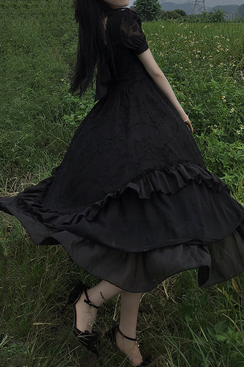 Effortlessly Elegant Dress with a Timeless Design