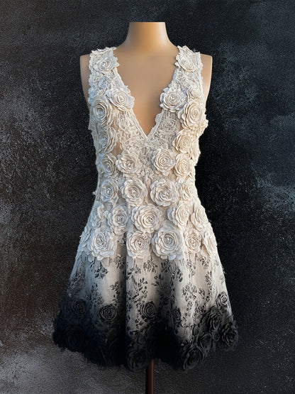 Finely Styled Dress with a Classic Vintage Look