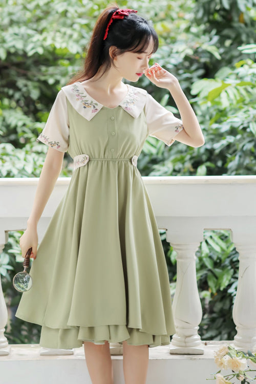 Finely Styled Dress with a Classic Vintage Look