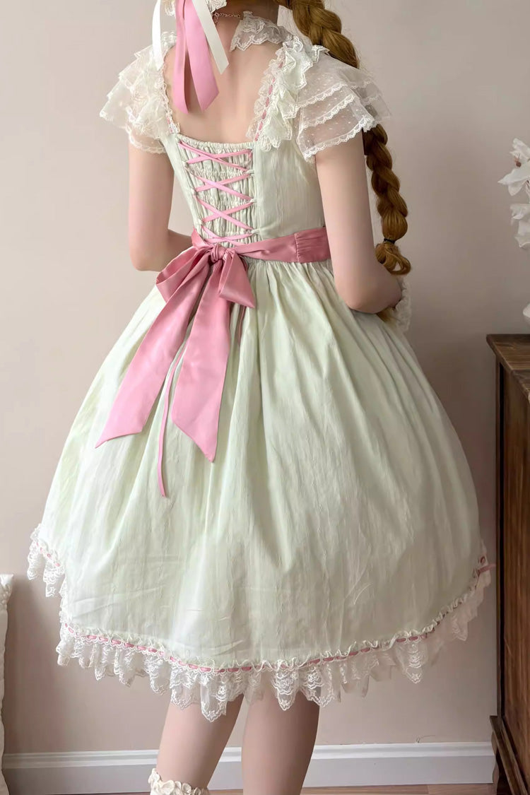 Finely Styled Dress with a Classic Vintage Look
