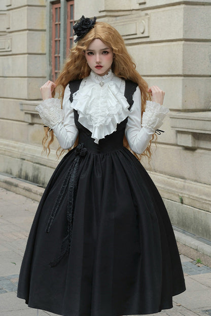 Finely Styled Dress with a Classic Vintage Look