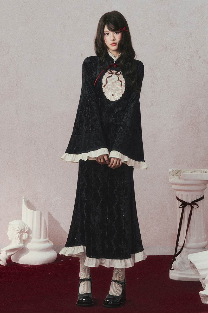 Retro Black Velvet Mermaid Tail Cheongsam Dress + Cape