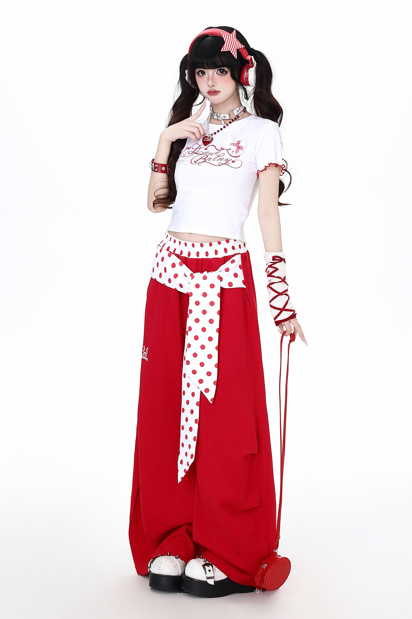 Letter Ribbon Slim Fitted T-shirt