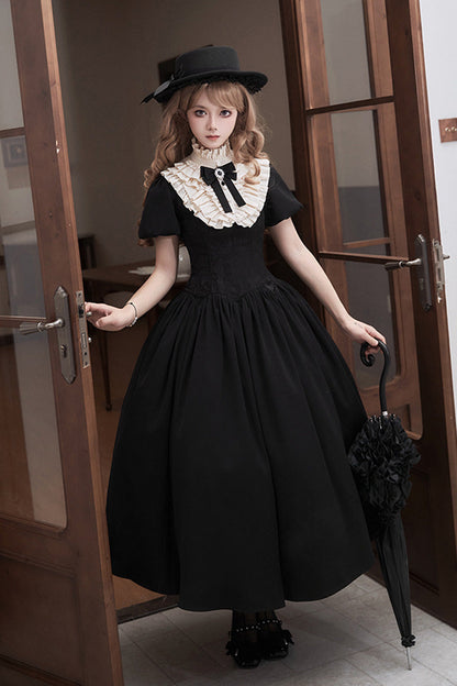 Beautifully Crafted Dress in a Classic Style