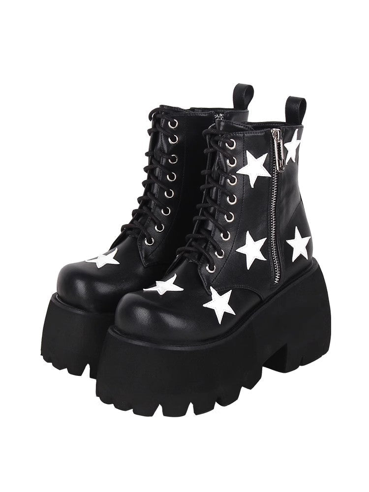 Beautifully Finished Boots in a Timeless Design