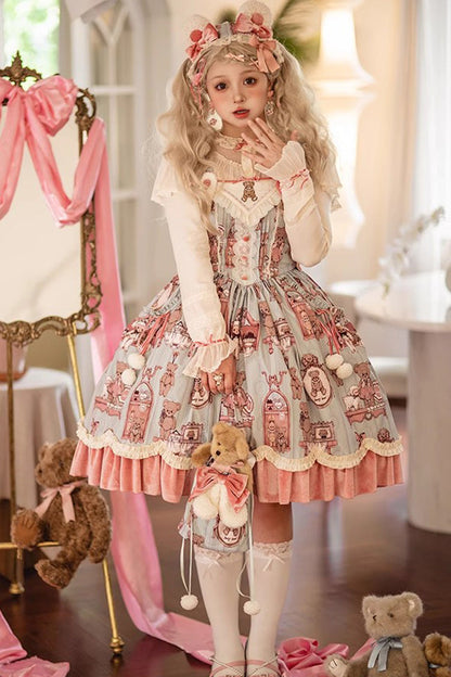 Finely Styled Dress with a Classic Vintage Look