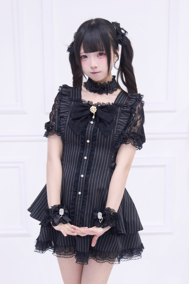 Finely Styled Dress with a Classic Vintage Look