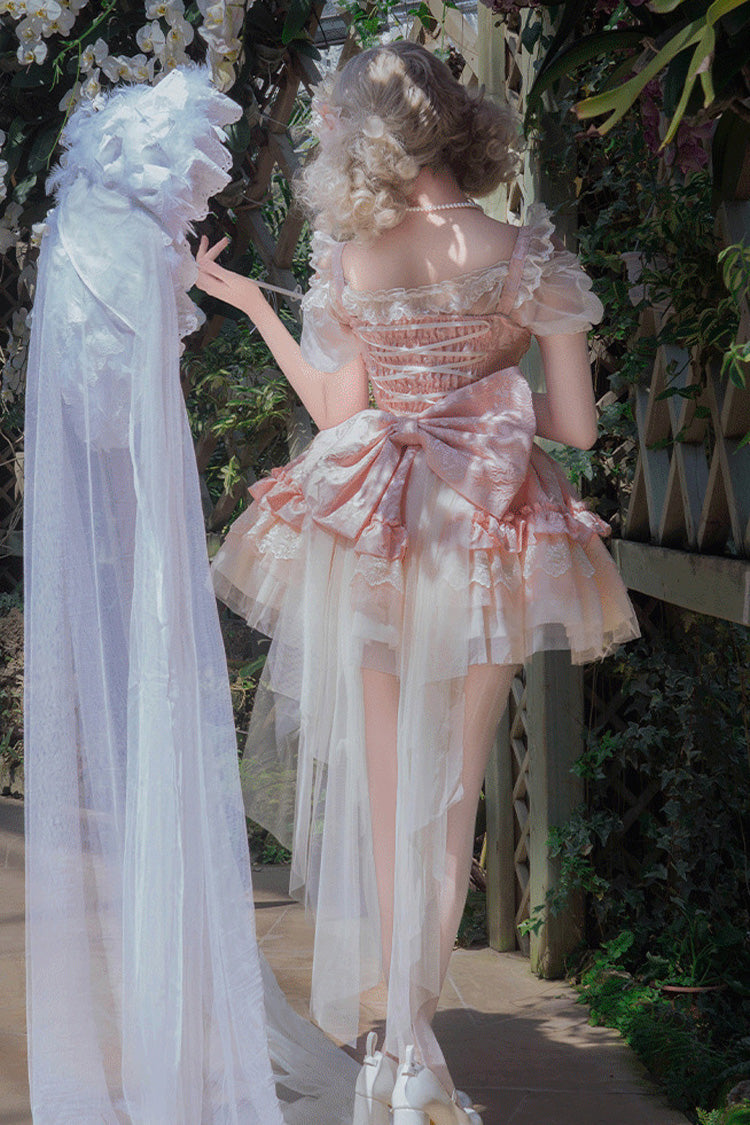 Finely Styled Dress with a Classic Vintage Look