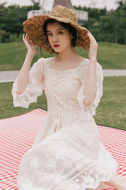 Classic Vintage Dress with a Flattering Fit