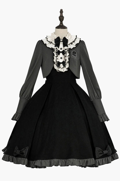 Beautifully Finished Dress in a Timeless Design