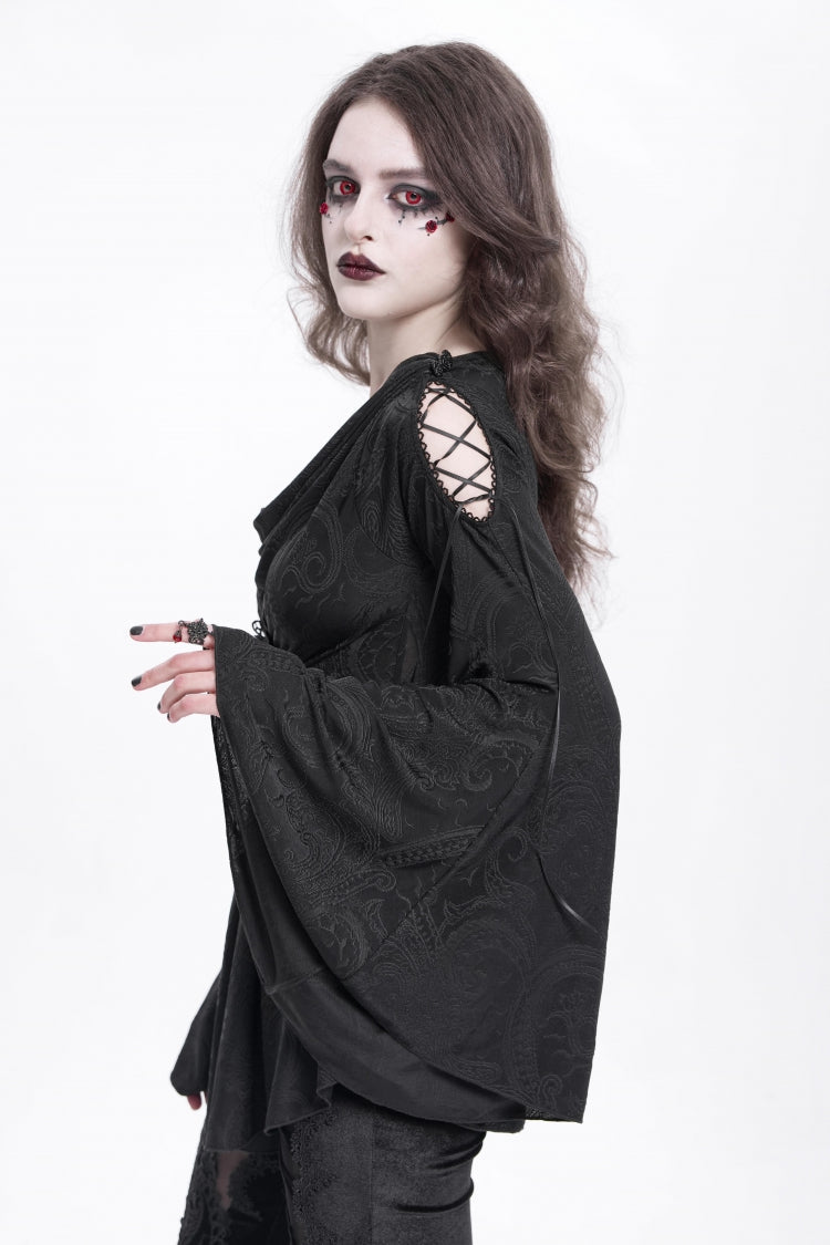 Subtly Elegant Blouse with a Refined Vintage Look