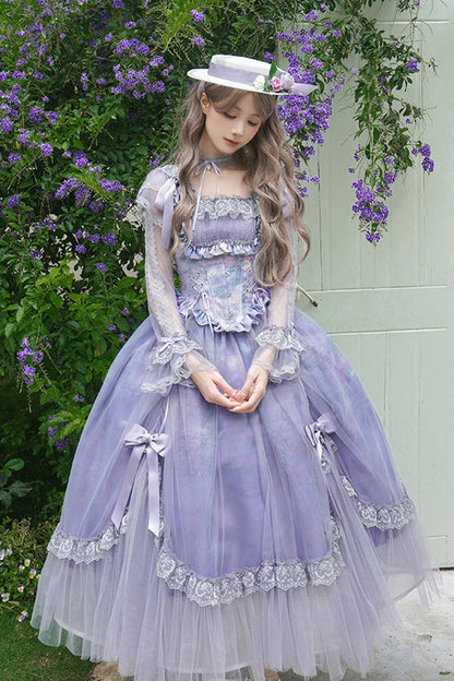 Finely Styled Dress with a Classic Vintage Look