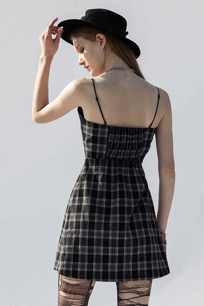 Finely Styled Dress with a Classic Vintage Look