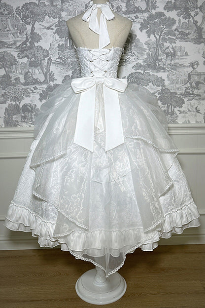 Finely Styled Dress with a Classic Vintage Look