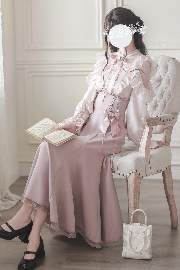 Subtly Elegant Dress with a Refined Vintage Look