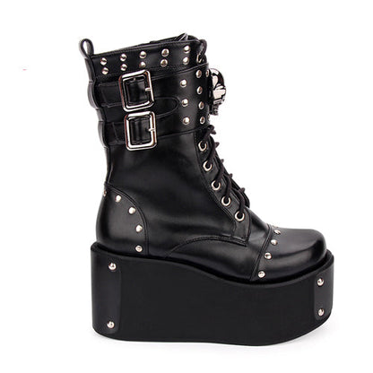 Effortlessly Elegant Boots with a Timeless Design
