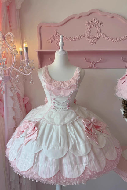 Subtly Elegant Dress with a Refined Vintage Look